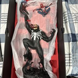 Spiderman 2 Venom Statue only 