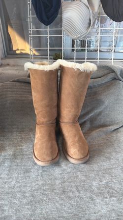 UGG   Women  size 7