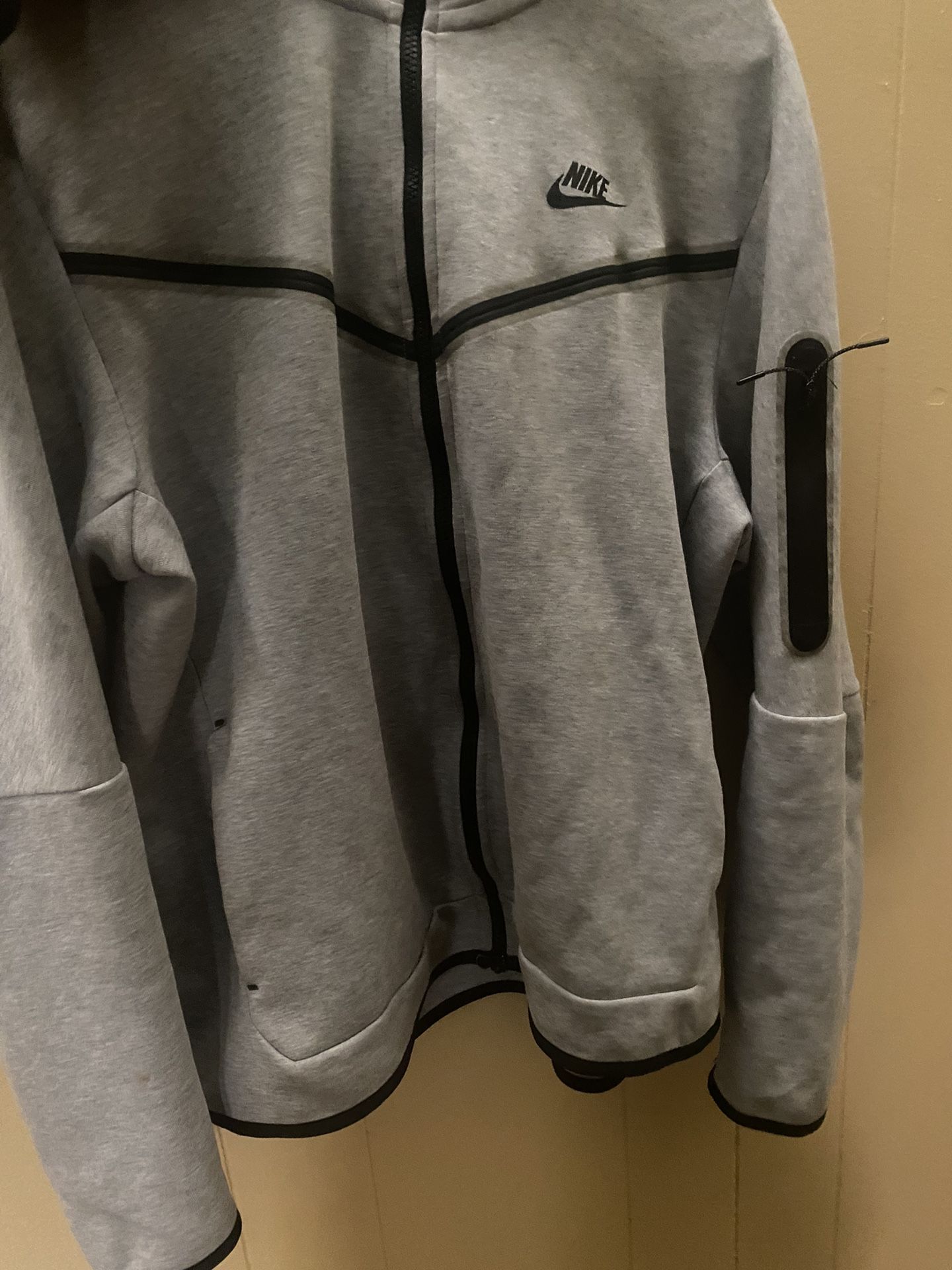 Grey Nike Tech Size Medium Tall 