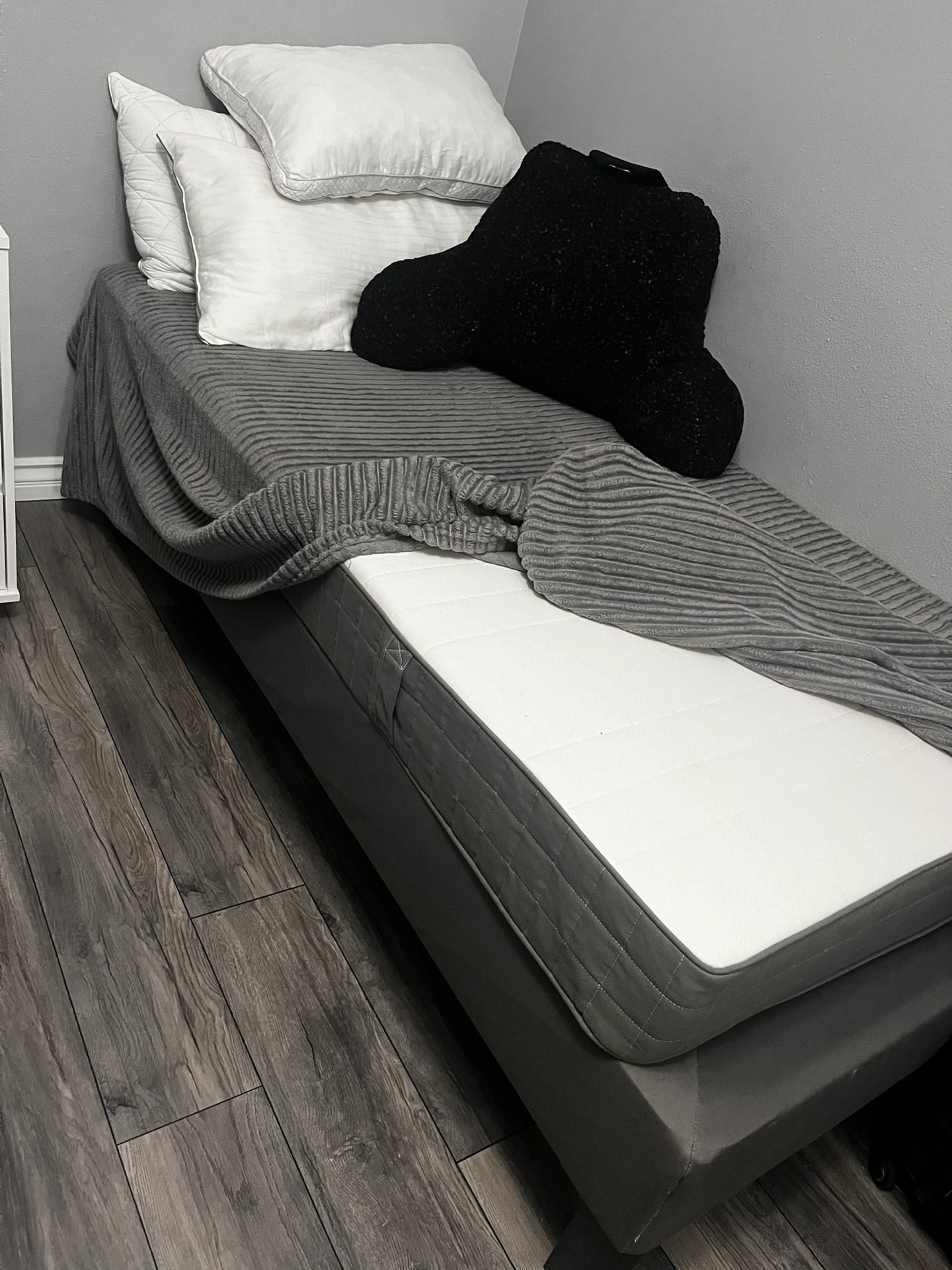 Twin Bed