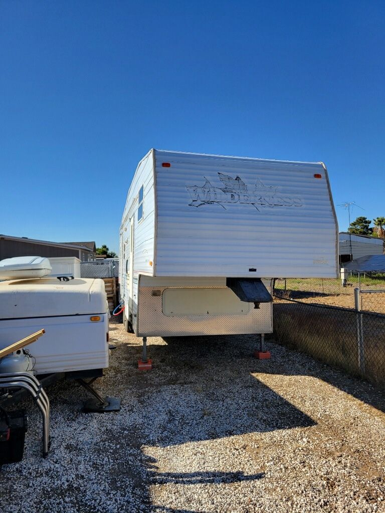 2001 Wilderness 32ft