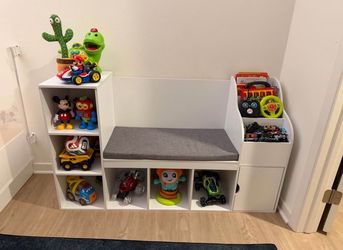 Kids Bookshelf - Measurements in the photos