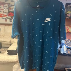 Nike Shirt Size Men’s XL($89+tax New At Nike Store) 