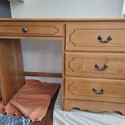Solid Maple Desk With 4 Drawers