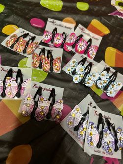 Butterfly hair clips