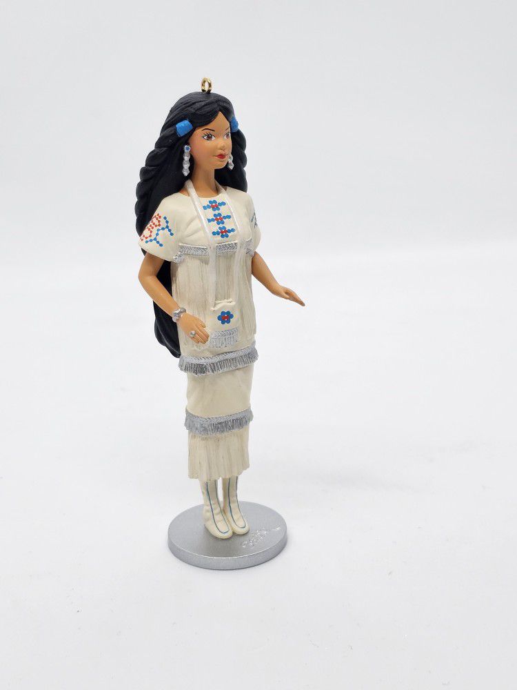 Hallmark Native American Barbie Ornament 1996 #1  Dolls Of The World Christmas 

#1 in Dolls of The World series

Ornament in excellent condition, no 