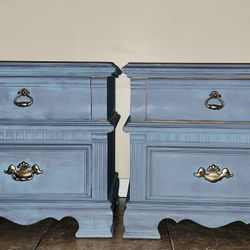 Set Of 2 Vintage Night Stands 