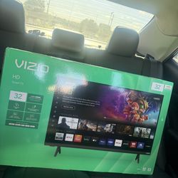 32” VIZIO Roku TV