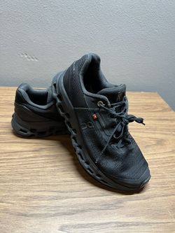 On Cloud black tennis shoes sneakers running size 7.5 