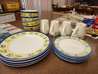 Vintage Montgomery Ward Sarah Dish Set 