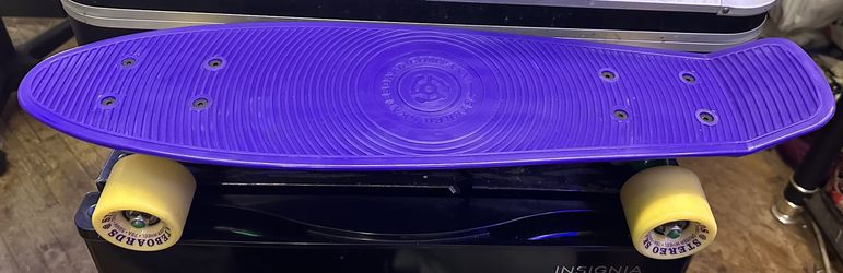 Skateboard Stereo Vinyl Cruiser.