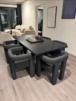 BRAND NEW BLACK DINING ROOM TABLE SET