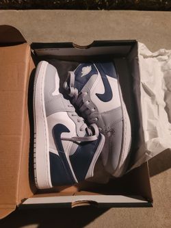 Nike Air Jordan 1 Mid GS White Midnight Navy Wolf Grey Size 6.5 - Very Good Condition