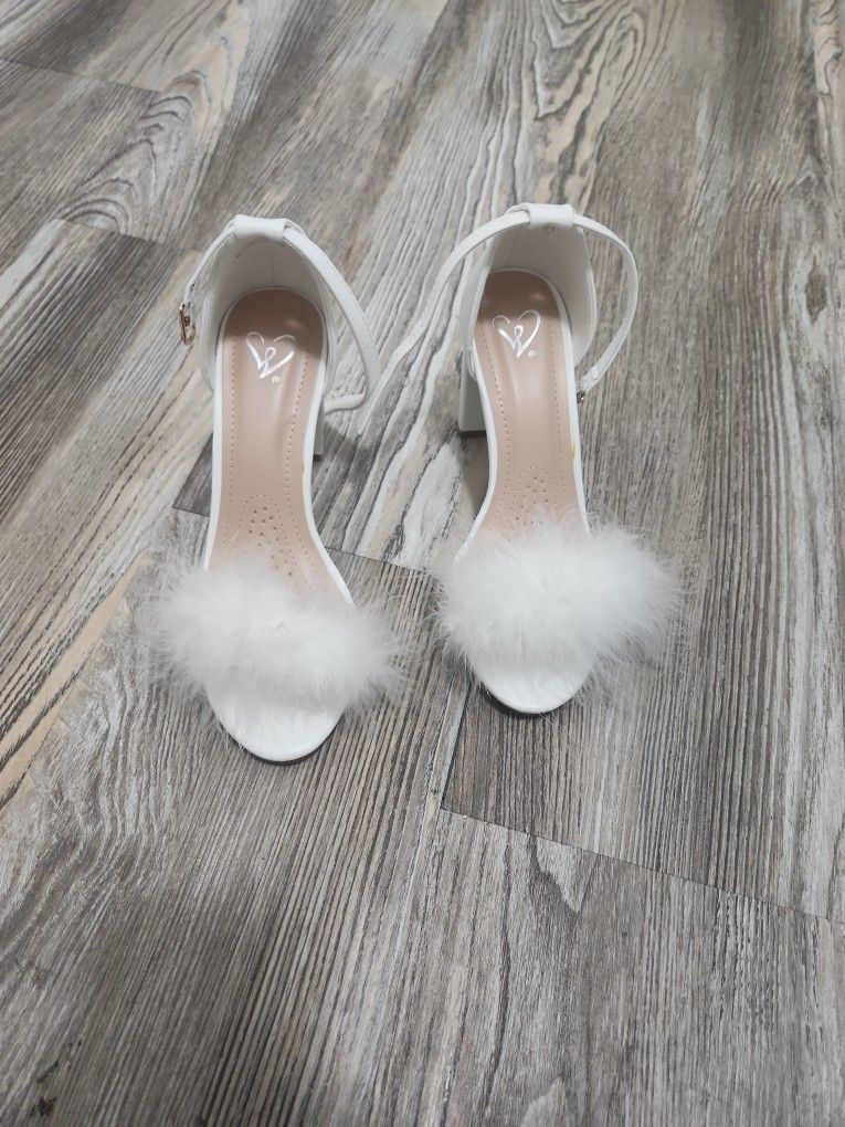 Never Worn WINSDOR heels