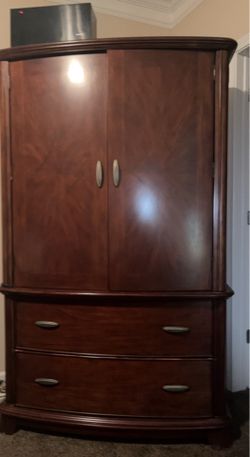 Mahogany Amoire/Wardrobe