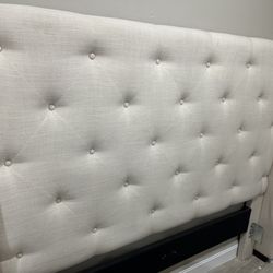 Queen bed perfect condition