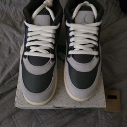 Air Jordan 4 RM "Iron Grey"