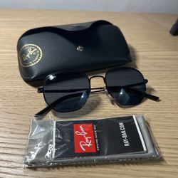Unisex Ray Ban sunglasses 