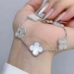 Clover Bracelet 