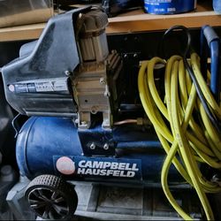 Campbell Hausfeld Compressor 8 Gallons comes with one air hose.