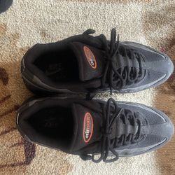 Two pair of Nike air max 250 or best offer for football both of them
