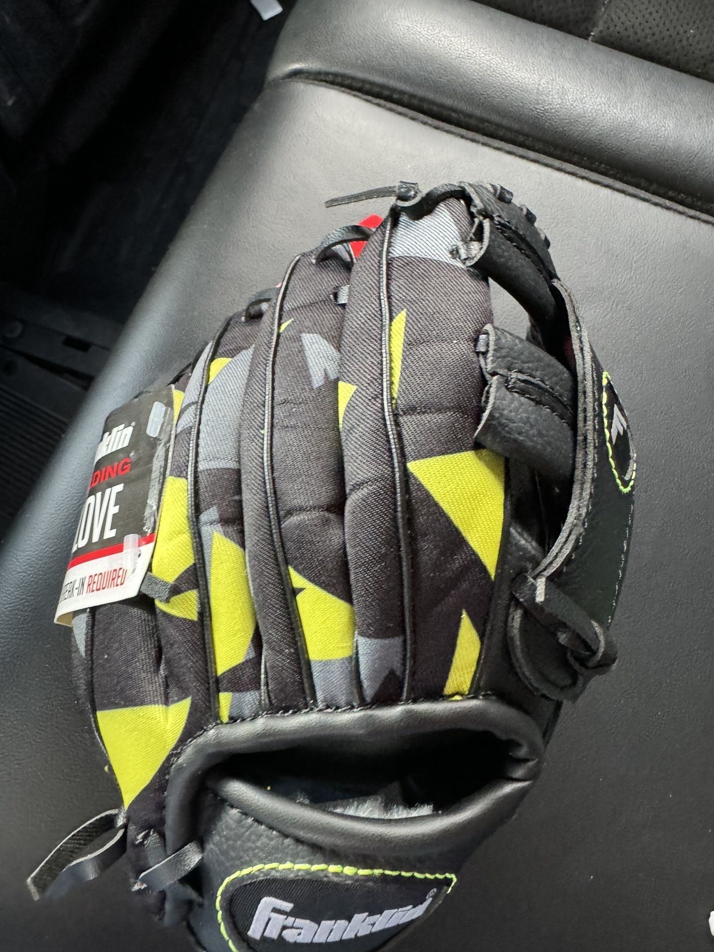 T Ball Glove- 8 Inch