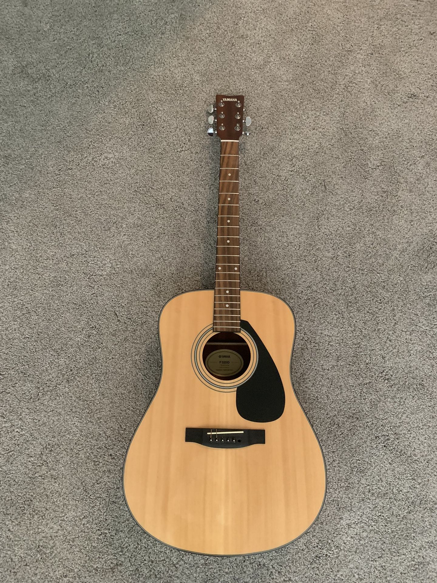 YAMAHA Acoustic Guitar