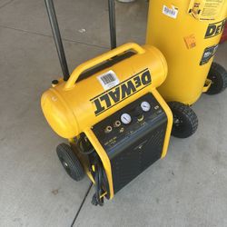  DEWALT 4.5 Gal. Portable Electric Air Compressor 