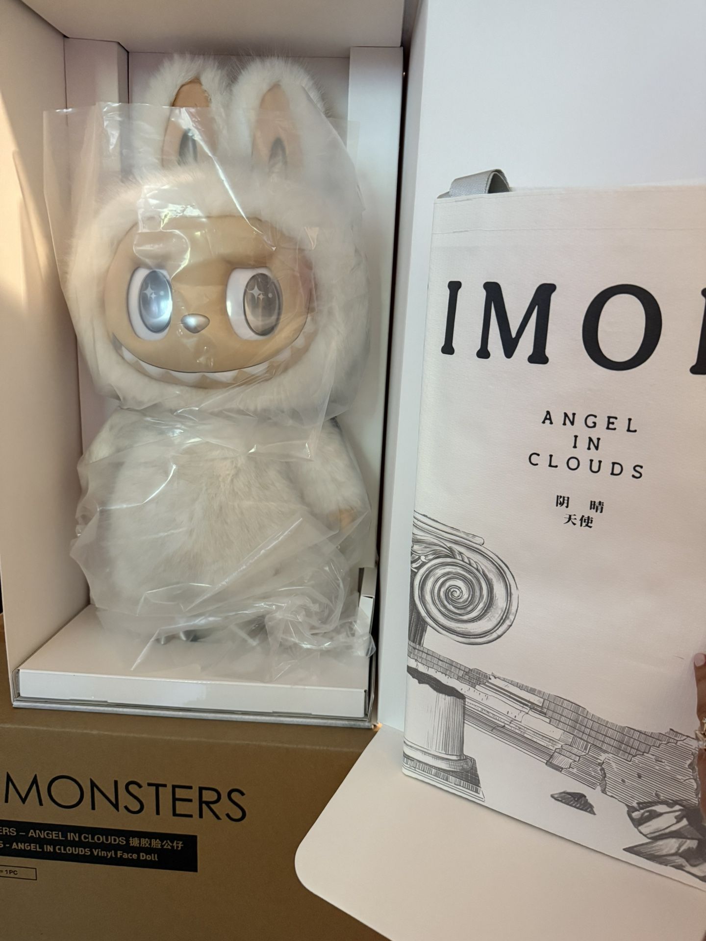 Angel In The Clouds Zimomo Popmart + Tote