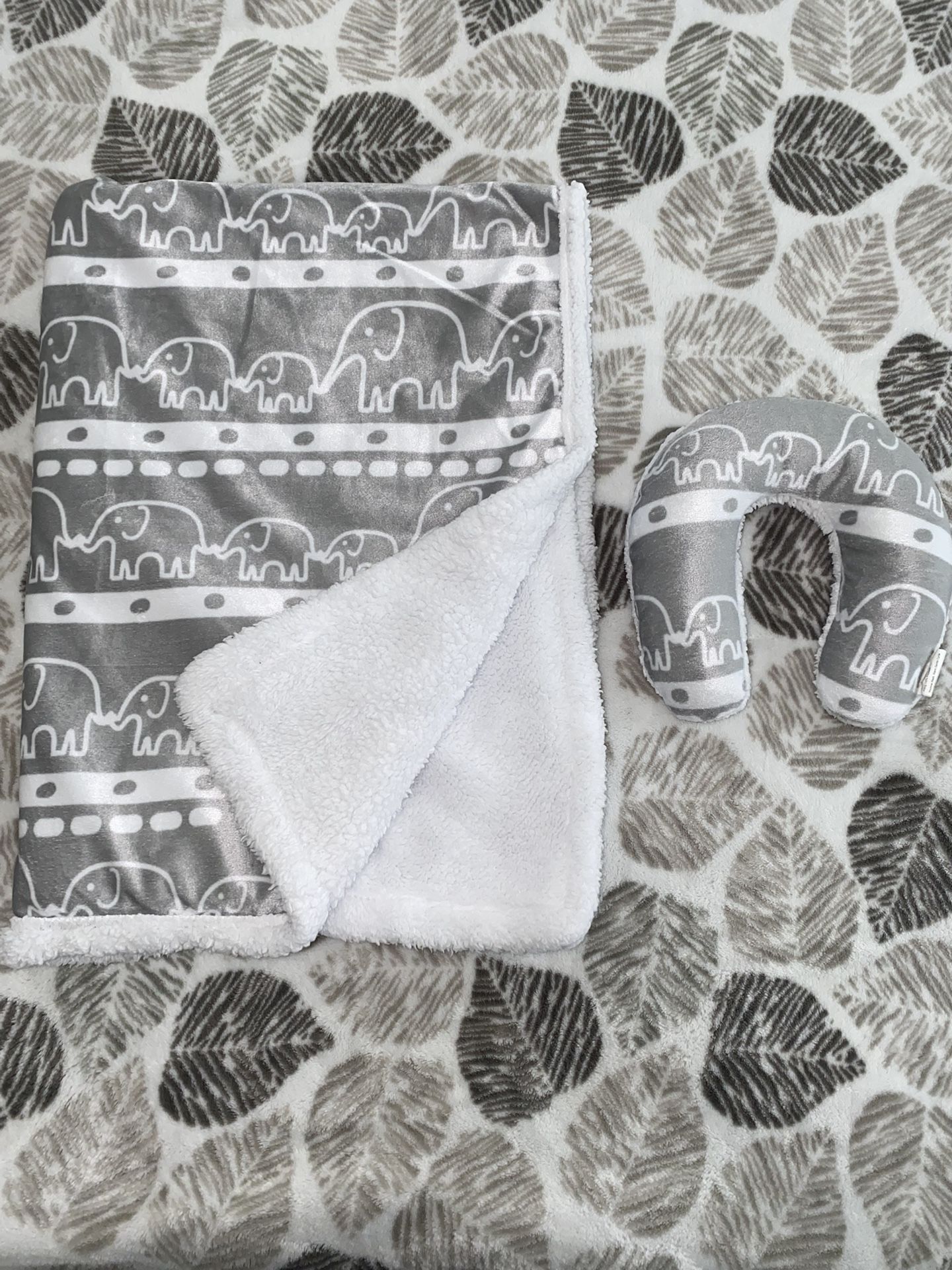 Baby Warm Elephant Blanket + Neck pillow