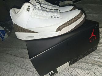 AIR JORDAN 3 MOCHA  SIZE 11