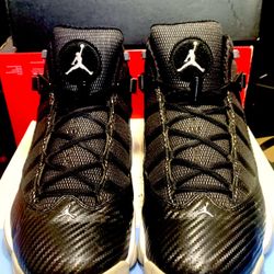 JORDAN’s 6 “carbon fiber”size 13M(great SHAPE & CONDITION:10/10