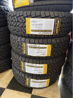 โ
235 75 R 15 vendo llantas nuevas marca Aplus