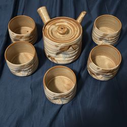 Small Japanese Teapot With 5 Cups 