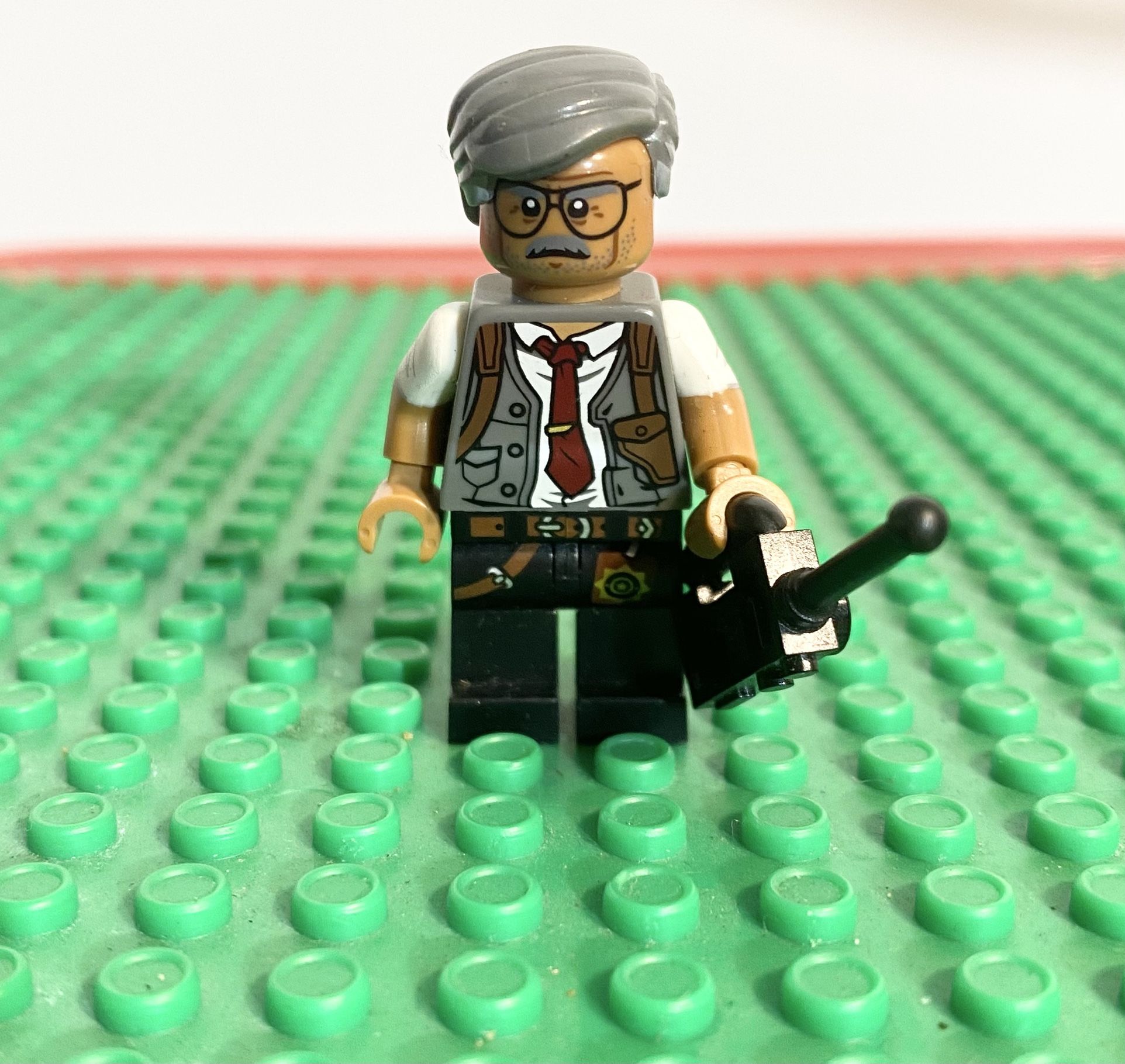 Lego Mini Figure Commissioner Gordon-The Lego Batman Movie