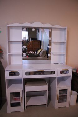 White Makeup Vanity
