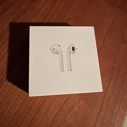 AirPods (slightly Used)