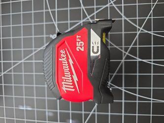 Milwaukee measuring tape