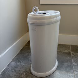 UBBI Diaper Pail - Like New Condition
