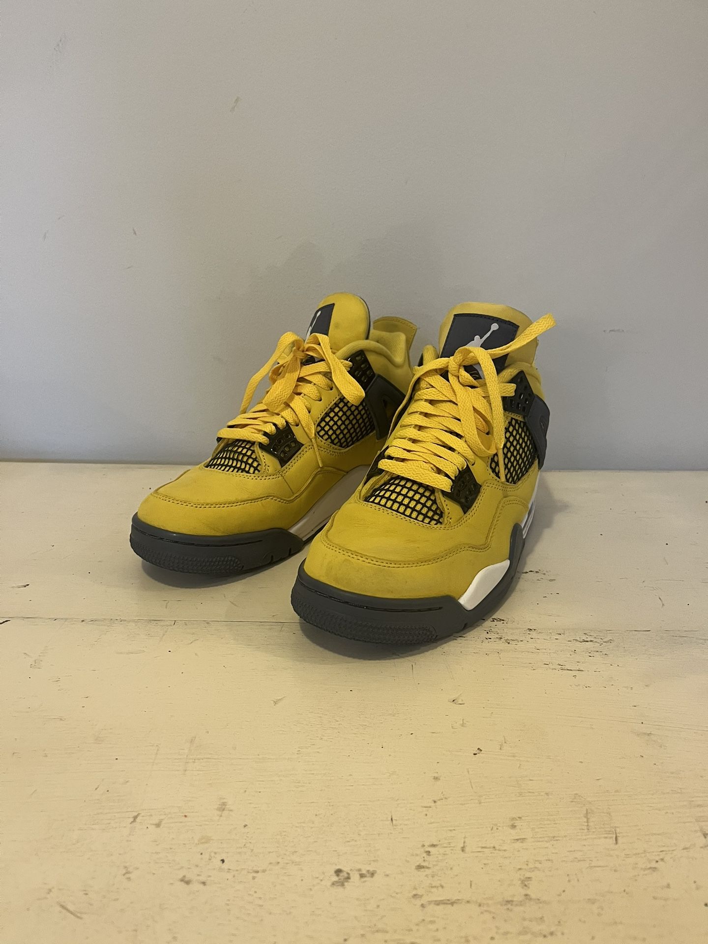 Jordan 4 lightning