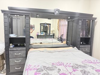King Size Pier Wall Headboard with Mirrors and Drawers