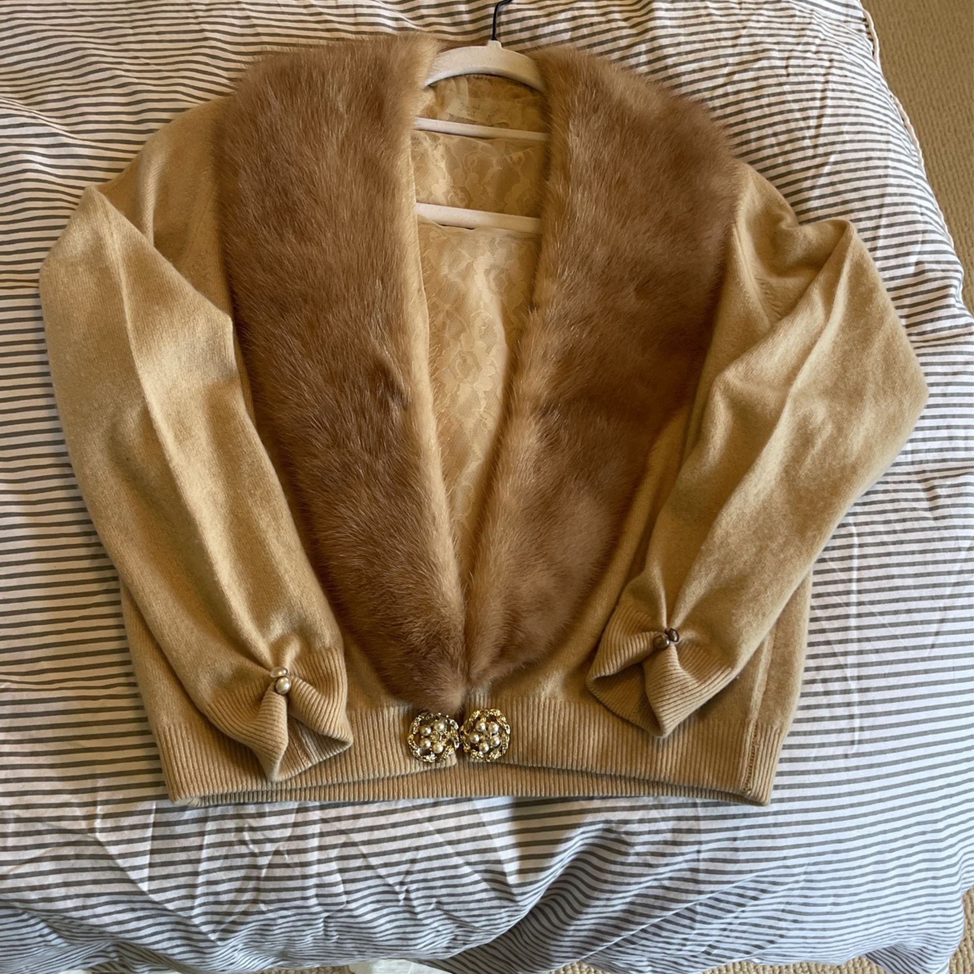 Ladies Holiday Wear