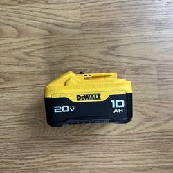 Used Genuine DEWALT 20V MAX XR® 10.0Ah Lithium Ion Battery (DCB210) - Minor Scratches