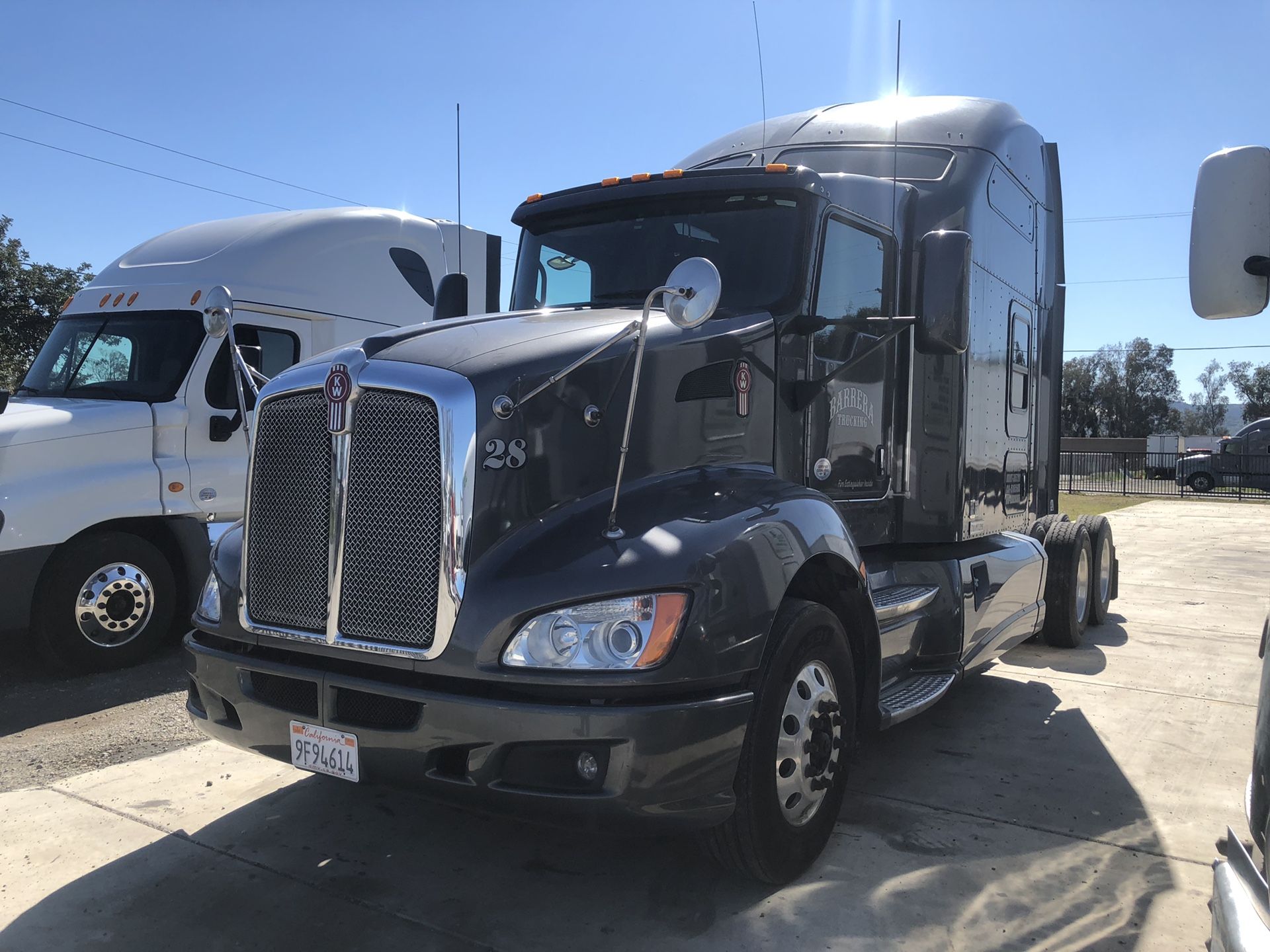 2014 kenworth t660 studio sleeper