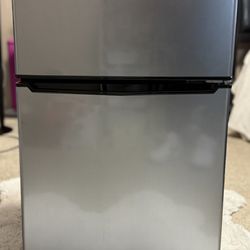 [Galanz] Mini Fridge