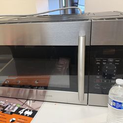 Samsung Built-In Wall Microwave – 30” W x 16” H x 15” D – Stainless Steel – Good Condition