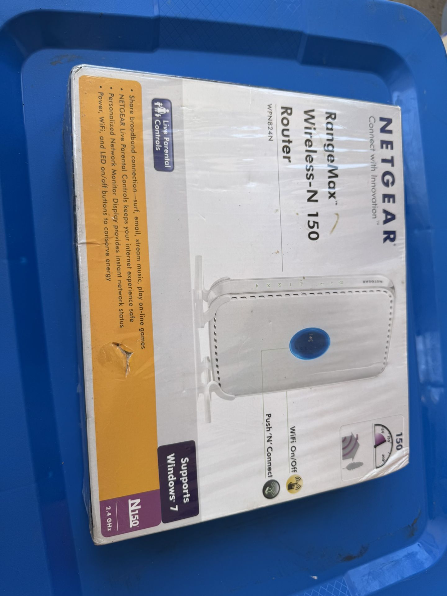 NETGEAR RangeMax Wireless-N 150 Router, model WPN824N