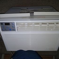 This Is The Second AC To The First One In My Post They Are A Package Deal Both Of Them Works Great We Can Test Before You Purchase GE Air Conditioners
