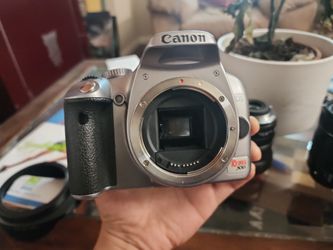 Canon EOS Rebel XSi DSLR camera