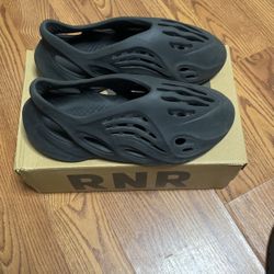 Yeezy Foam rnnr Onyx